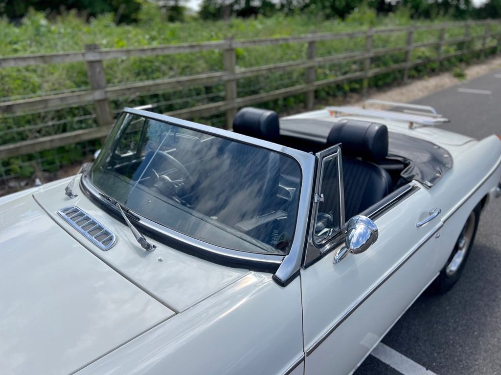 USED 1972 MG MGB Roadster // 1800cc // Chrome Bumper // px swap 