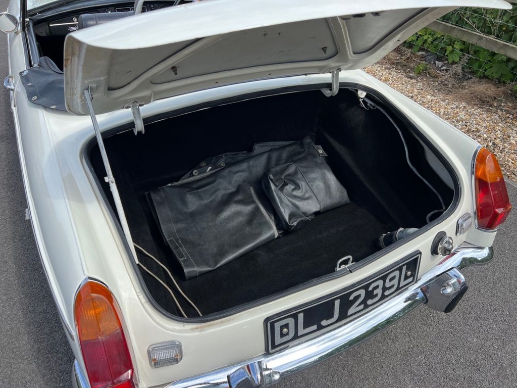 USED 1972 MG MGB Roadster // 1800cc // Chrome Bumper // px swap 
