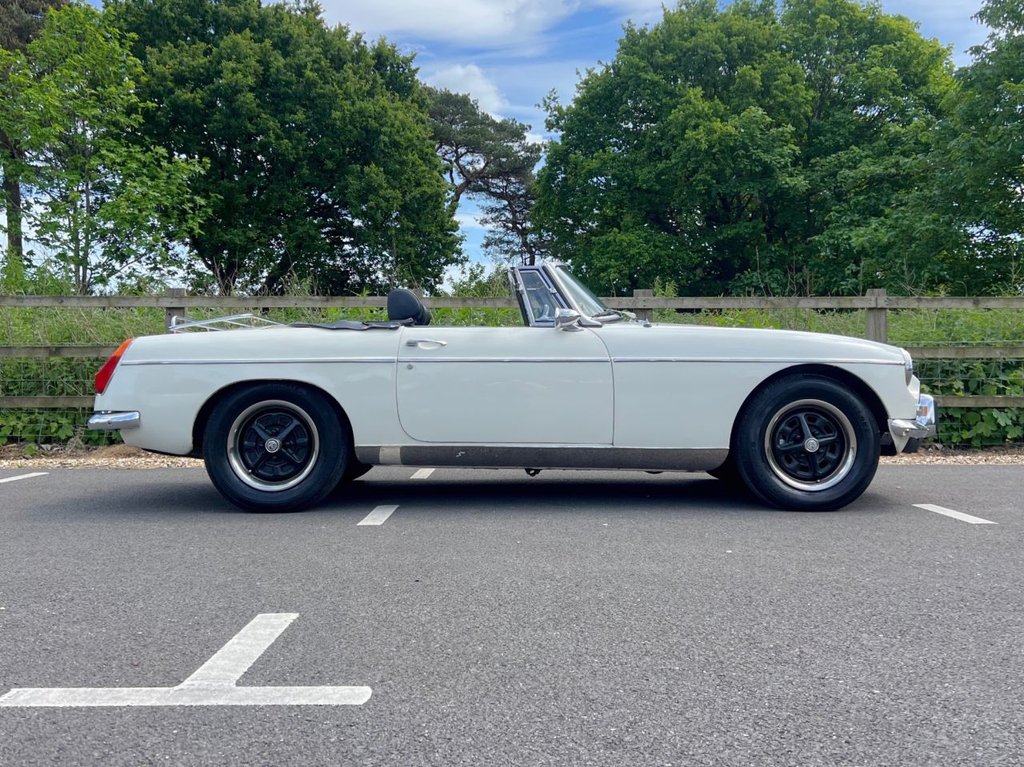 USED 1972 MG MGB Roadster // 1800cc // Chrome Bumper // px swap 