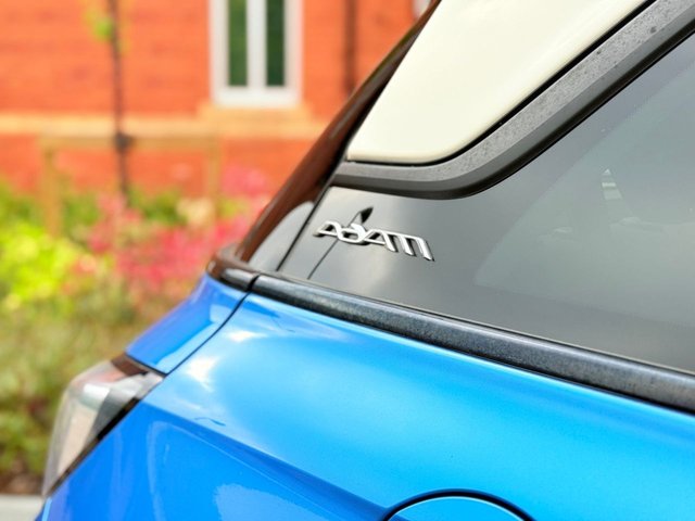 2014 VAUXHALL ADAM 1.2 16v JAM Hatchback 3dr Petrol Manual Euro 5 (70 ps) - Photo 7