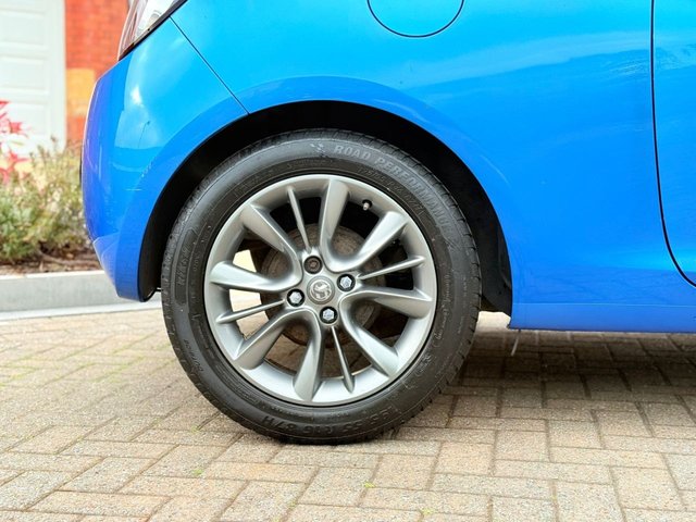 2014 VAUXHALL ADAM 1.2 16v JAM Hatchback 3dr Petrol Manual Euro 5 (70 ps) - Photo 9