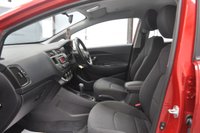 USED 2014 14 KIA RIO 1.4 2 Hatchback 5dr Petrol Auto Euro 5 (107 bhp) Parking Sensors - Bluetooth - Low Miles!