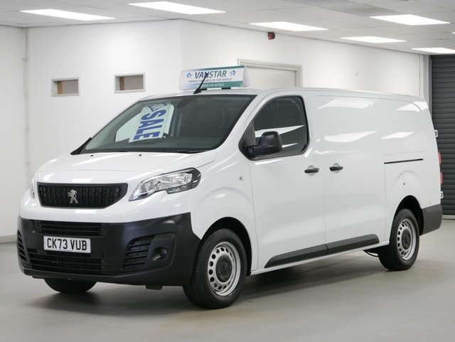 View our Peugeot Expert 1400 2.0 BLUEHDI 145 LONG PROFESSIONAL PREMIUM + EAT8 AUTO