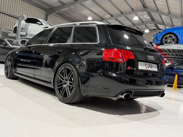 View our AUDI RS4 AVANT