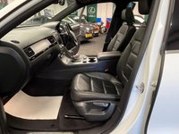 USED 2016 16 VOLKSWAGEN TOUAREG 3.0 TDI V6 BlueMotion Tech R-Line SUV 5dr Diesel Tiptronic 4WD Euro 6 (s/s) (262 ps) UK DELIVERY FLAT FEE &pound;175 (SUBJECT TO DEAL) *OVER 100 IMAGES ON OUR WEBSITE*BESPOKE FINANCE ARRANGED*PART EXCHANGE WELCOME*ALL VEHICLES HPI CLEAR