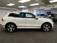 USED 2016 16 VOLKSWAGEN TOUAREG 3.0 TDI V6 BlueMotion Tech R-Line SUV 5dr Diesel Tiptronic 4WD Euro 6 (s/s) (262 ps) UK DELIVERY FLAT FEE &pound;175 (SUBJECT TO DEAL) *OVER 100 IMAGES ON OUR WEBSITE*BESPOKE FINANCE ARRANGED*PART EXCHANGE WELCOME*ALL VEHICLES HPI CLEAR