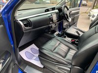 USED 2017 67 TOYOTA HI-LUX 2.4 D-4D Invincible X Pickup Double Cab 4dr Diesel Manual 4WD Euro 6 (TSS, 3.5t) (150 ps) DEALER WARRANTY AND BREAKDOWN COVER