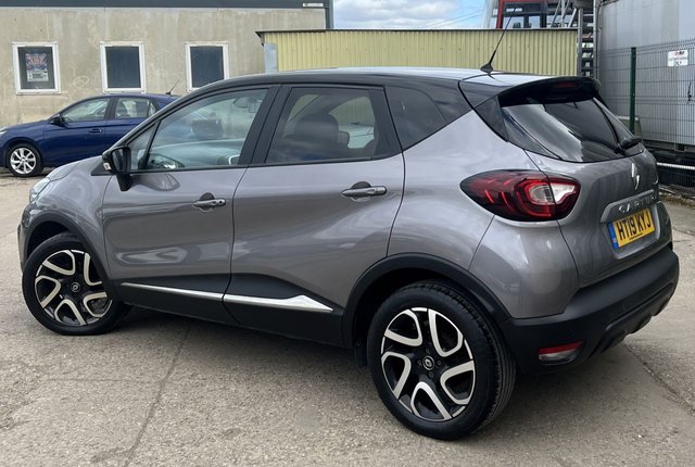 2019 RENAULT CAPTUR 1.5 dCi ENERGY Iconic SUV 5dr Diesel Manual Euro 6 (s/s) (90 ps) - Photo 4