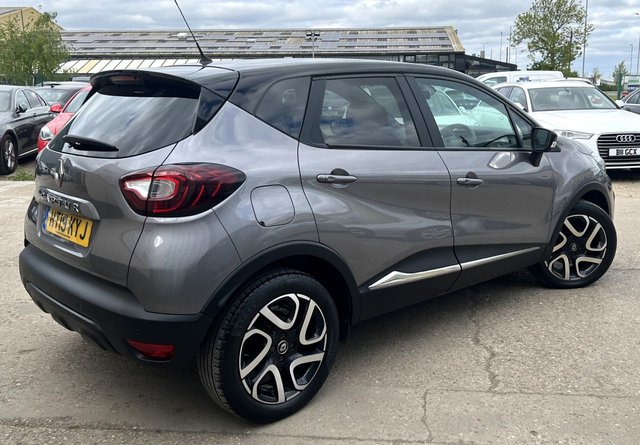 2019 RENAULT CAPTUR 1.5 dCi ENERGY Iconic SUV 5dr Diesel Manual Euro 6 (s/s) (90 ps) - Photo 3