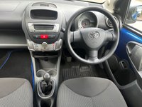 USED 2011 11 TOYOTA AYGO 1.0 VVT-i Blue Hatchback 5dr Petrol Manual Euro 5 (67 ps) 