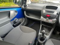 USED 2011 11 TOYOTA AYGO 1.0 VVT-i Blue Hatchback 5dr Petrol Manual Euro 5 (67 ps) 
