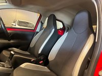 USED 2015 65 TOYOTA AYGO 1.0 VVT-i x-play Hatchback 5dr Petrol Manual Euro 5 Euro 5 (68 ps) 