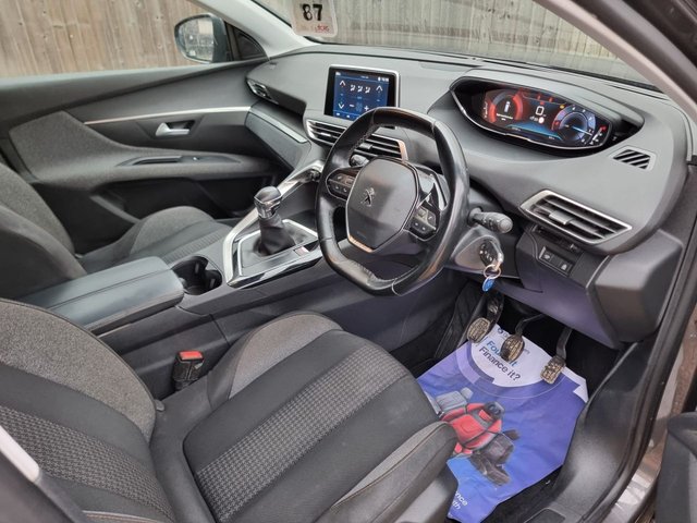 2019 PEUGEOT 5008 1.5 BlueHDi Active SUV 5dr Diesel Manual Euro 6 (s/s) (130 ps) - Photo 3