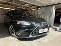 USED 2019 69 LEXUS ES 2.5 300h Saloon 4dr Petrol Hybrid E-CVT Euro 6 (s/s) (218 ps)+1 OWNER FROM NEW+2 KEYS+HISTORY+SUNROOF+FULL LEATHER SEATS+NAV+BLUETOOTH+CAMERA+MEDIA+PARK CONTROL 2 KEYS+HISTORY+1 OWNER FROM NEW+SUNROOF+FULL LEATHER SEATS+ALLOYS+PARK CONTROL+NAV+BLUETOOTH+MEDIA+USB+AUX+DAB+CLIMATE+CRUISE+HPI CLEAR