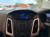 USED 2012 12 FORD FOCUS 1.6 TDCi Zetec Hatchback 5dr Diesel Manual Euro 5 (s/s) (115 ps)+2 KEYS+11 SERVICE STAMPS+NAV 2 KEYS+11 SERVICE STAMPS+NAV+SENSORS+LOW INSURANCE+ALLOYS+AIRCON+LOW TAX+&pound;20 TAX+DAB+HPI CLEAR