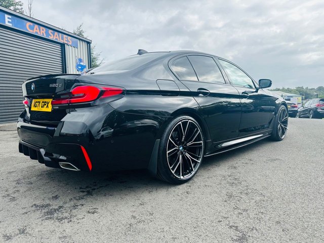 2021 BMW 5 SERIES - Photo 3