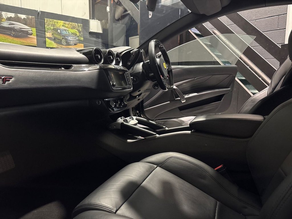 USED 2013 13 FERRARI FF 6.3 V12 Coupe 3dr Petrol F1 DCT 4WD Euro 5 (s/s) (660 bhp) GLASS ROOF|11 FERRARI SERVICES