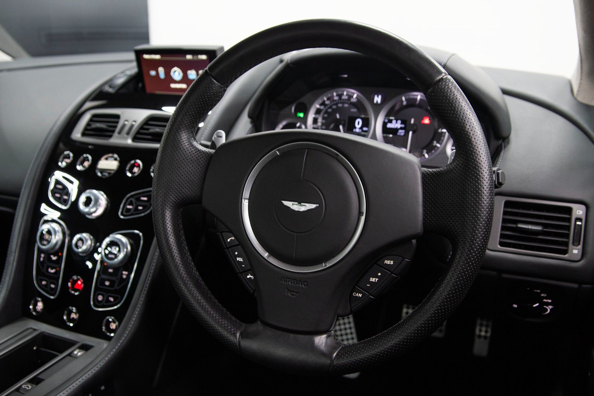 USED 2016 65 ASTON MARTIN VANTAGE 4.7 V8 Coupe 2dr Petrol Sportshift II  