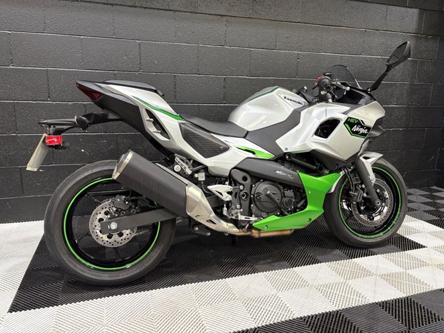 View our KAWASAKI Ninja 7 Hybrid