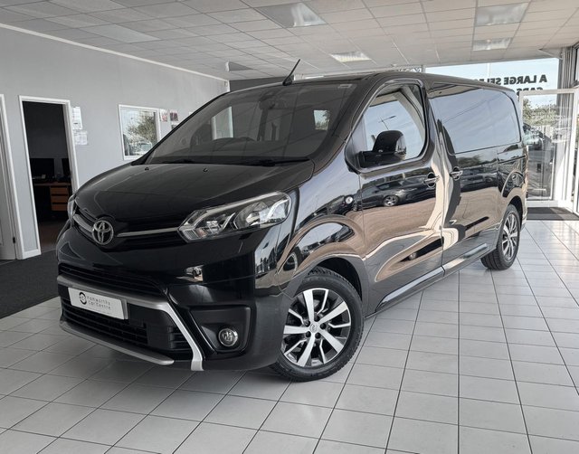 2022 72 Toyota Proace 2.0 Design MWB 180 BHP Combi van (6 seats) Automatic