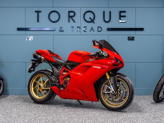 2011 61 Ducati 1198 1198 SP Super Sports Petrol Manual (163 ps)