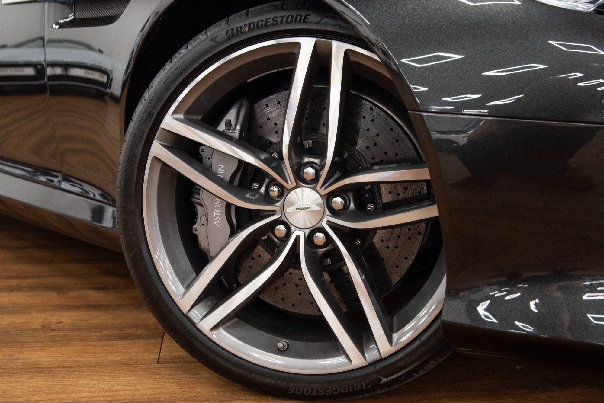 USED 2014 M ASTON MARTIN DB9 6.0 V12 Carbon Edition Coupe 