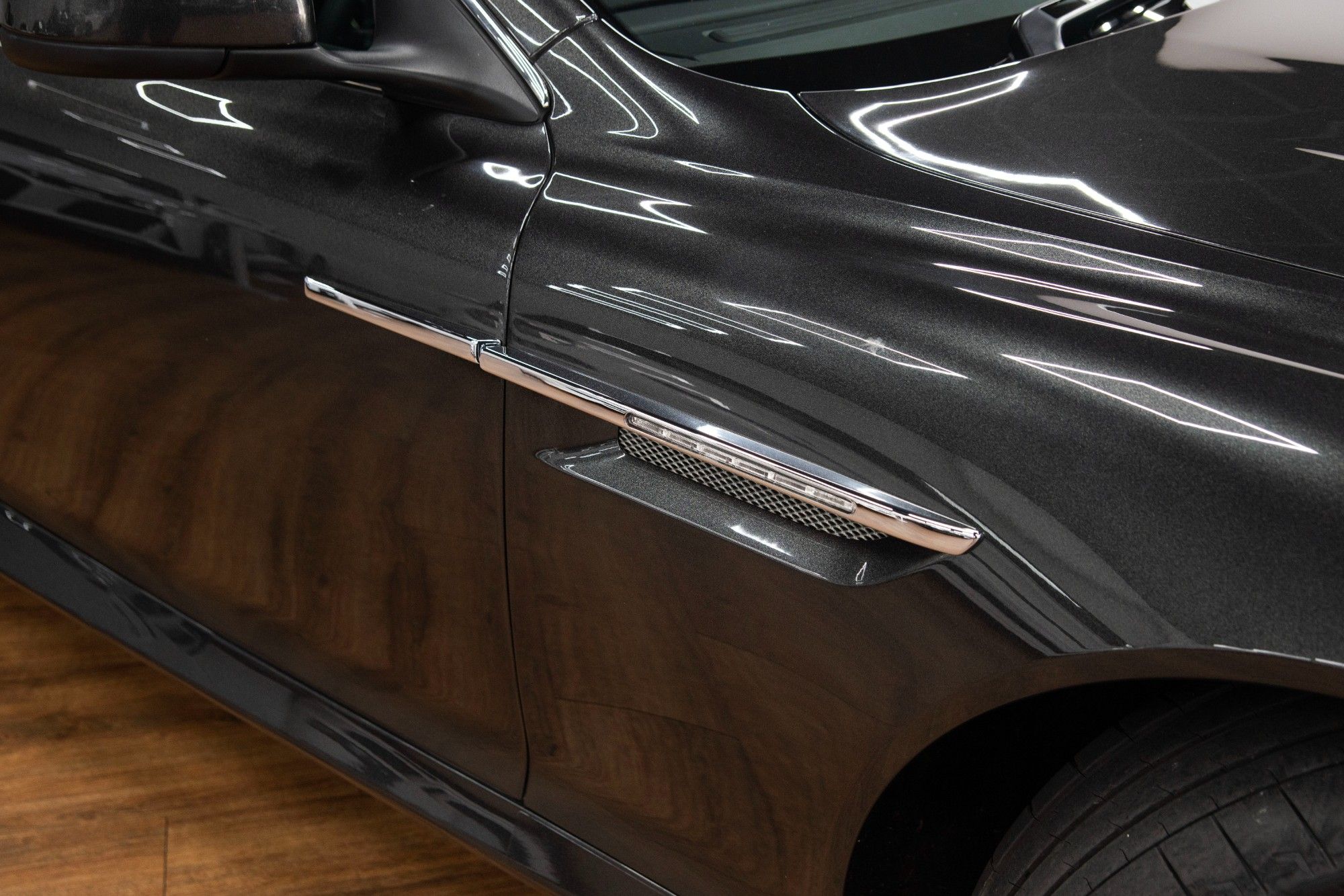 USED 2014 M ASTON MARTIN DB9 6.0 V12 Carbon Edition Coupe 