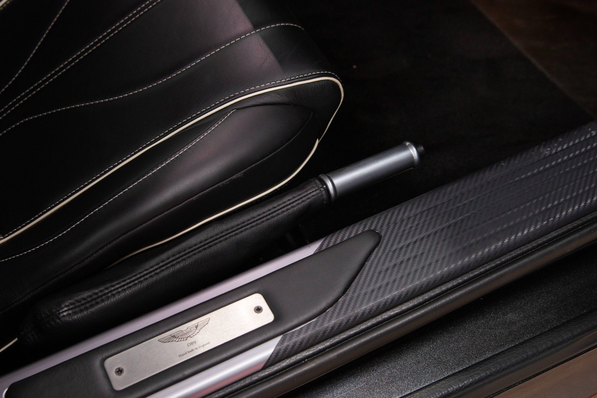 USED 2014 M ASTON MARTIN DB9 6.0 V12 Carbon Edition Coupe 