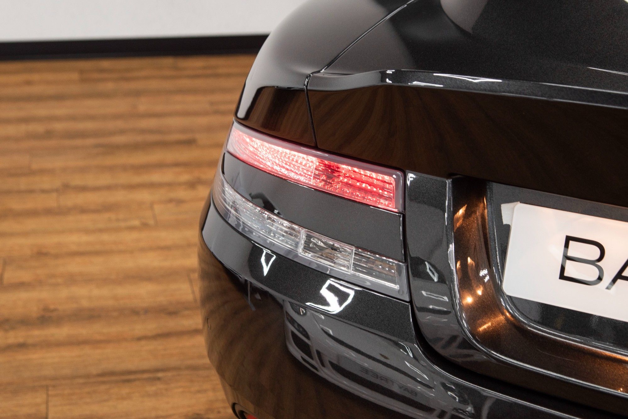 USED 2014 M ASTON MARTIN DB9 6.0 V12 Carbon Edition Coupe 
