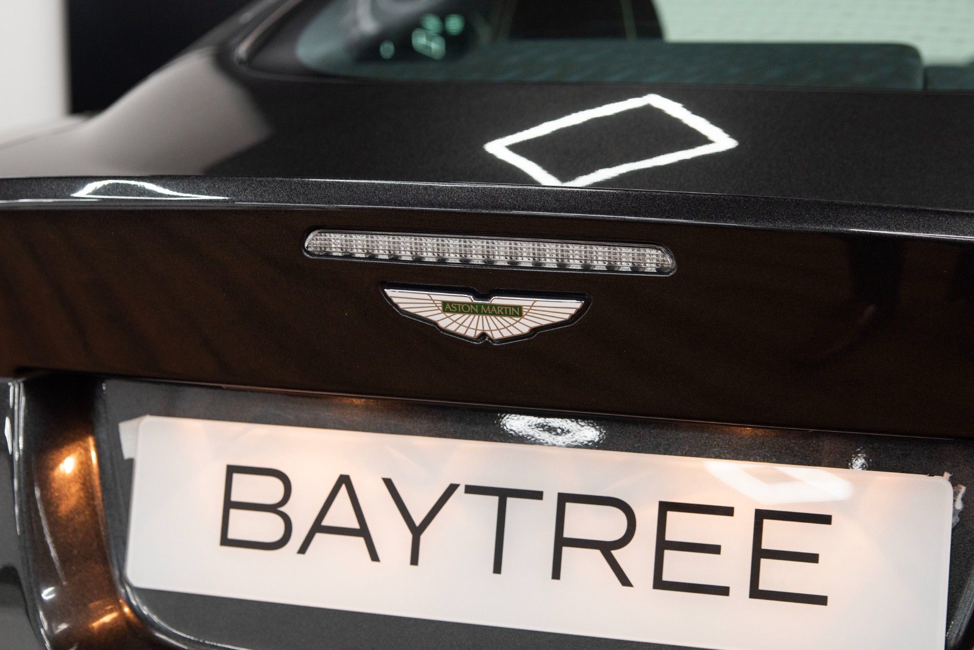 USED 2014 M ASTON MARTIN DB9 6.0 V12 Carbon Edition Coupe 