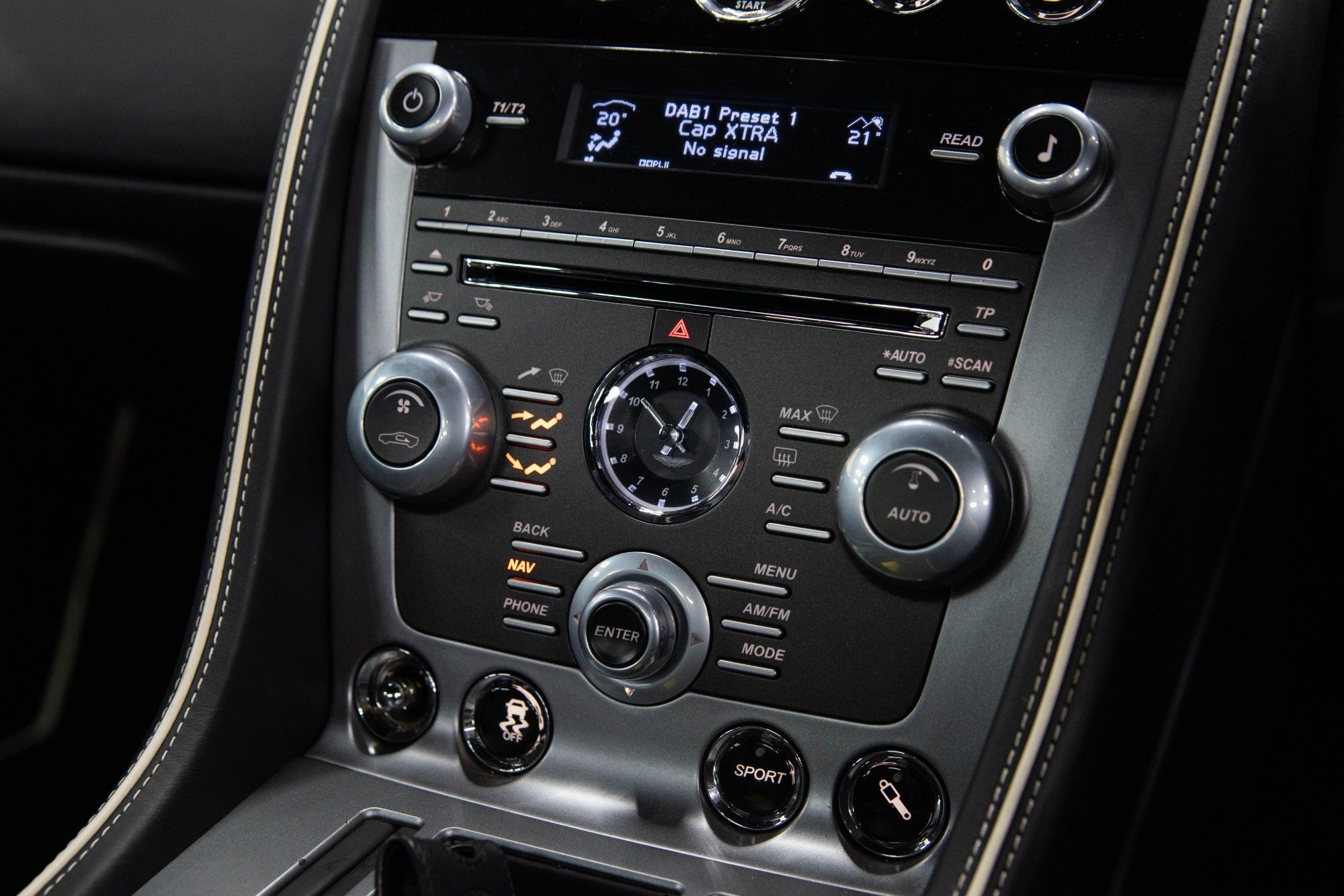 USED 2014 M ASTON MARTIN DB9 6.0 V12 Carbon Edition Coupe 