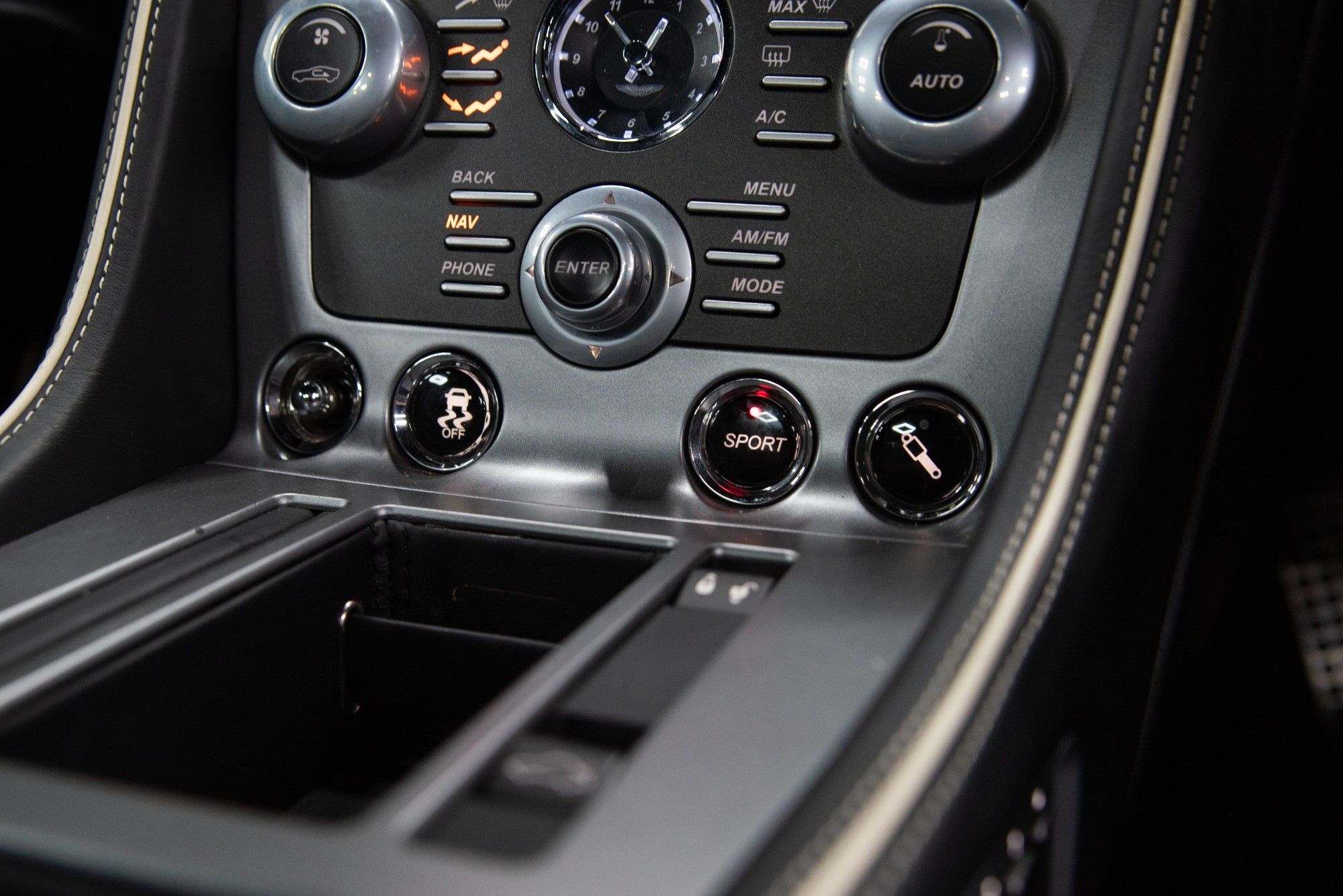 USED 2014 M ASTON MARTIN DB9 6.0 V12 Carbon Edition Coupe 