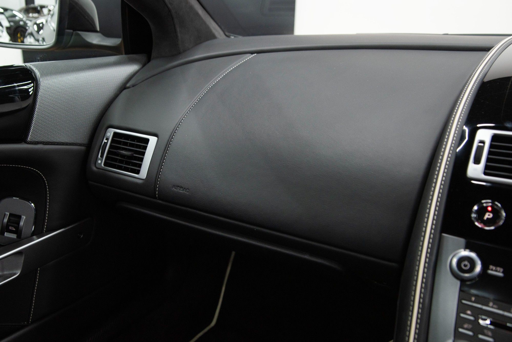 USED 2014 M ASTON MARTIN DB9 6.0 V12 Carbon Edition Coupe 