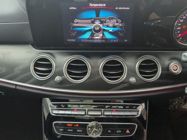 USED 2016 11 Mercedes-Benz E Class 2.0 E220d Amg Line (premium Plus) Saloon 4dr Diesel G-Tronic+ Euro 6 (s/S) (194 Ps) - Heated Seats + Parking Camera