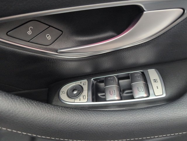 USED 2016 11 Mercedes-Benz E Class 2.0 E220d Amg Line (premium Plus) Saloon 4dr Diesel G-Tronic+ Euro 6 (s/S) (194 Ps) - Heated Seats + Parking Camera