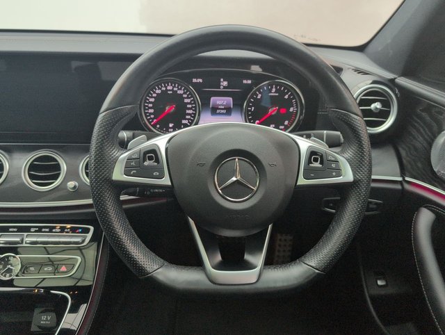 USED 2016 11 Mercedes-Benz E Class 2.0 E220d Amg Line (premium Plus) Saloon 4dr Diesel G-Tronic+ Euro 6 (s/S) (194 Ps) - Heated Seats + Parking Camera