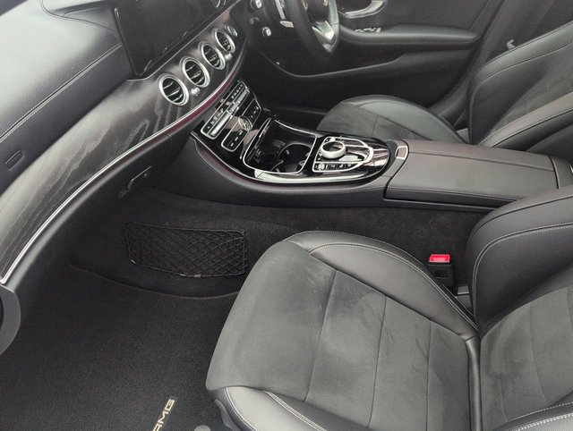 USED 2016 11 Mercedes-Benz E Class 2.0 E220d Amg Line (premium Plus) Saloon 4dr Diesel G-Tronic+ Euro 6 (s/S) (194 Ps) - Heated Seats + Parking Camera