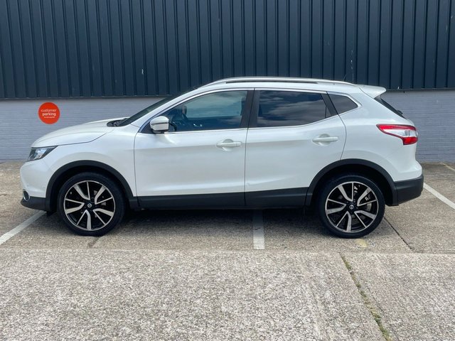View our NISSAN QASHQAI