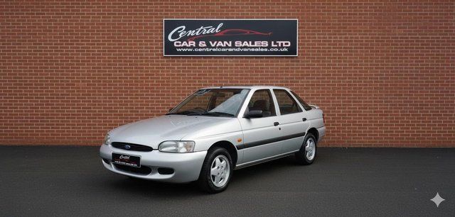 1996 Ford Escort 1.6 Cabaret Limited Edition Hatchback 5dr Petrol Manual (89 bhp) photo