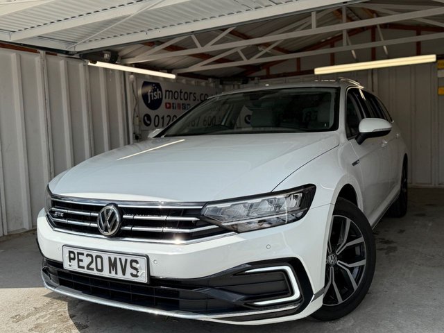 2020 20 VOLKSWAGEN PASSAT 1.4 TSI 13kWh GTE Estate 5dr Petrol Plug-in Hybrid DSG Euro 6 (s/s) (218 ps)+1 OWNER FROM NEW+2 KEYS+FSH+2 CABLES+MEDIA+LEATHER+NAVIGATION+BLUETOOTH+ 2 KEYS+2 CABLES+FSH+CRUISE+NAV+1 OWNER FROM NEW+PARK CONTROL+MEDIA+FULL LEATHER HEATED SEATS+CLIMATE+BLUETOOTH+ALLOYS+HPI CLEAR