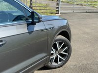 USED 2019 19 VOLKSWAGEN TOUAREG 3.0 TDI V6 R-Line SUV 5dr Diesel Tiptronic 4Motion Euro 6 (s/s) (286 ps) 