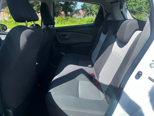 2020 TOYOTA YARIS - Photo 12