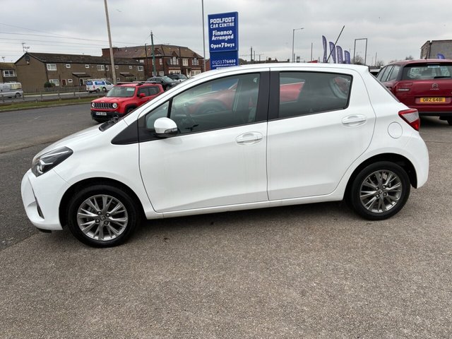 2020 TOYOTA YARIS - Photo 4