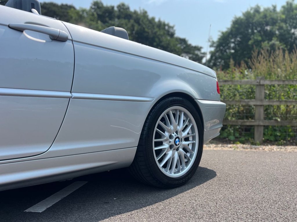 USED 2001 Y BMW 3 SERIES 325Ci Convertible // 2.5 Petrol // Auto (239 g/km, 192 bhp) // px swap 