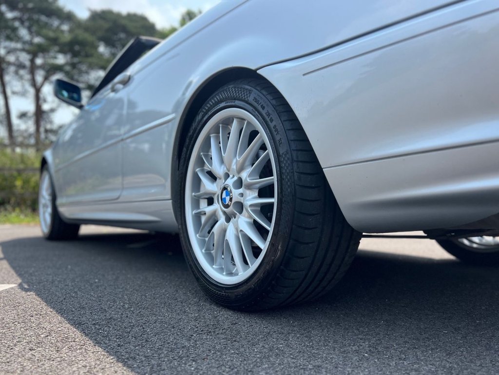 USED 2001 Y BMW 3 SERIES 325Ci Convertible // 2.5 Petrol // Auto (239 g/km, 192 bhp) // px swap 