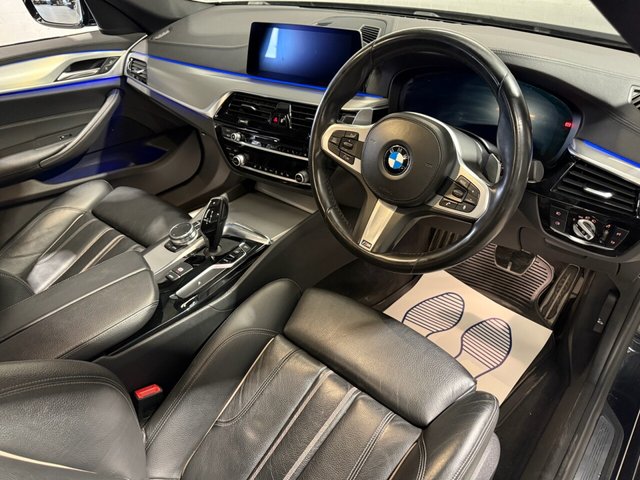 2018 BMW 5 SERIES - Photo 3