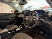 USED 2021 21 PEUGEOT E-2008 50kWh Allure Premium SUV 5dr Electric Auto (136 ps)+1 OWNER FROM NEW+FSH+2 KEYS+MEDIA+CLIMATE+HALF LEATHER SEATS+PRIVACY+APPS+USB+AUX+DAB+ 2 KEYS+1 OWNER FROM NEW+MEDIA+HALF LEATHER SEATS+PARKING SENSORS+PRIVACY+BLUETOOTH+APPS+USB+AUX+DAB+CLIMATE+ALLOYS+CRUISE+HPI CLEAR