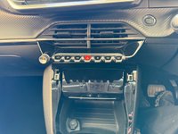 USED 2021 21 PEUGEOT E-2008 50kWh Allure Premium SUV 5dr Electric Auto (136 ps)+1 OWNER FROM NEW+FSH+2 KEYS+MEDIA+CLIMATE+HALF LEATHER SEATS+PRIVACY+APPS+USB+AUX+DAB+ 2 KEYS+1 OWNER FROM NEW+MEDIA+HALF LEATHER SEATS+PARKING SENSORS+PRIVACY+BLUETOOTH+APPS+USB+AUX+DAB+CLIMATE+ALLOYS+CRUISE+HPI CLEAR