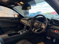 USED 2018 68 HONDA CIVIC 1.0 VTEC Turbo EX Hatchback 5dr Petrol CVT Euro 6 (s/s) (126 ps)+2 KEYS+HISTORY+PANORAMIC SUNROOF+LEATHER HEATED SEATS+NAV+MEDIA+BLUETOOTH+USB+DAB+AUX 2 KEYS+FSH+PANORAMIC SUNROOF+FULL LEATHER SEATS+PARK CONTROL+NAV+PRIVACY+CLIMATE+CRUISE+BLUETOOTH+USB+AUX+DAB+ALLOYS+HEATED FRONT SEATS+HPI CLEAR