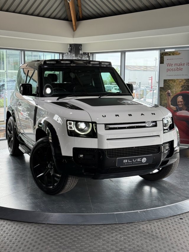 View our LAND ROVER DEFENDER 90